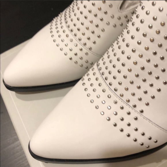 1.State white mules - Picture 2 of 2